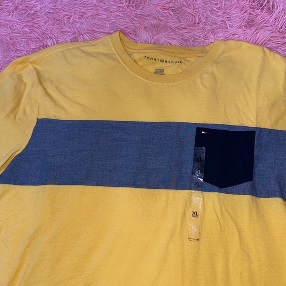 Men’s XL tshirt, red-guess , striped Volcom, yellow Tommy Hilfiger - Picture 2 of 4